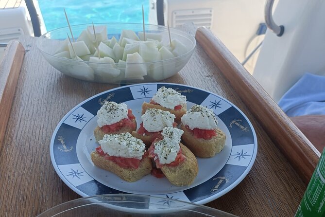 Balos Shared Catamaran Cruise (small groups up to 10 or 22ppl) - The crew and the tone of the day