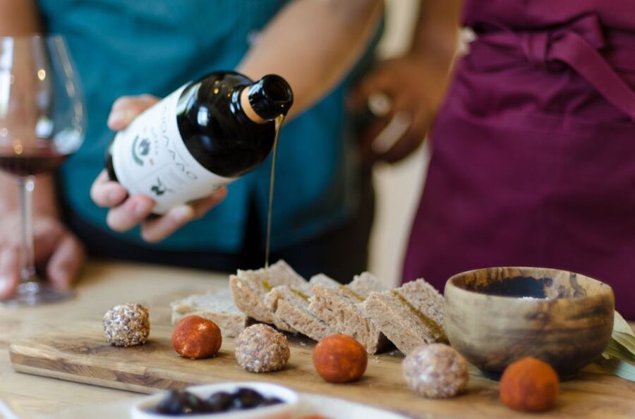 Chania: 5-Wine Tasting with Locals in Village near Kissamos - What the 90-minute format feels like
