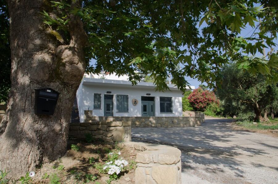 Chania: 5-Wine Tasting with Locals in Village near Kissamos - Booking advice for western Crete