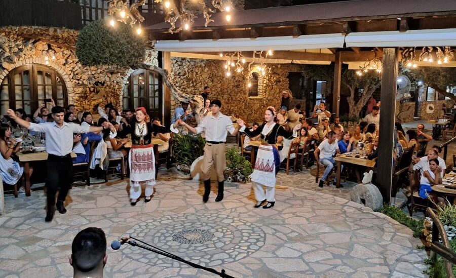 Chania: Cretan Folklore Dance Show with Dinner - A Cretan night built around food and dancing