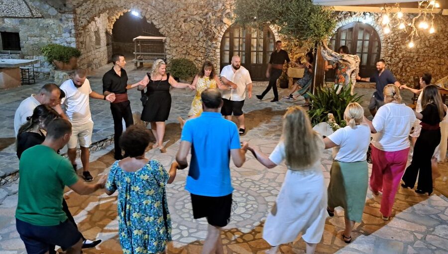Chania: Cretan Folklore Dance Show with Dinner - Music, costumes, and the dance circle