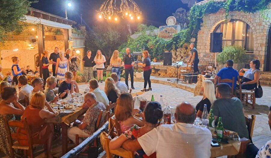 Chania: Cretan Folklore Dance Show with Dinner - Getting there from Chania or Georgioupoli
