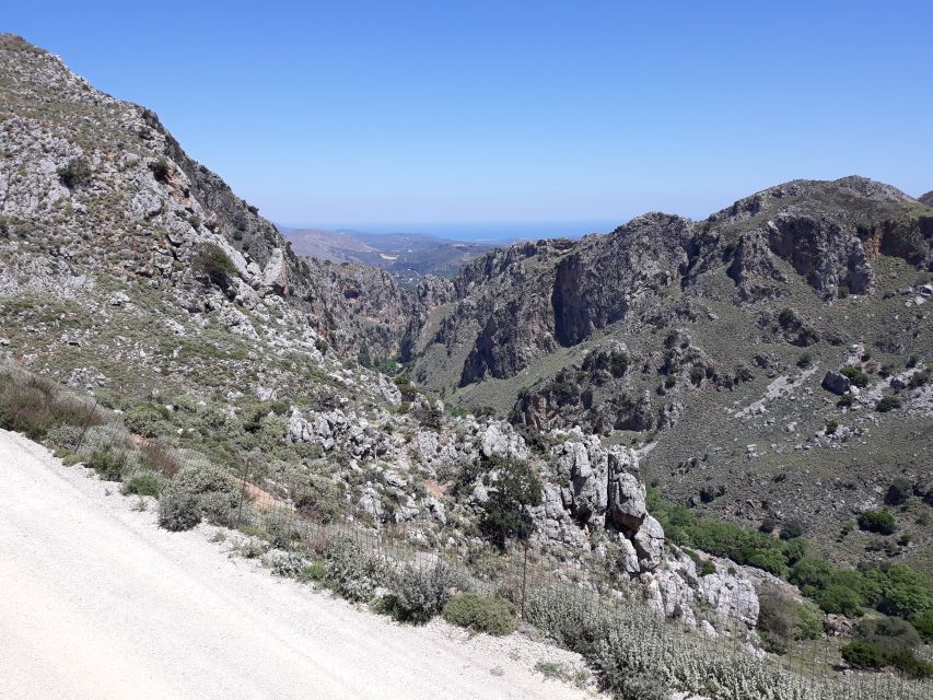 Chania: Milia Mountain Tour w/Lunch Olive Oil/Wine Tastings - The return through Topolia Gorge