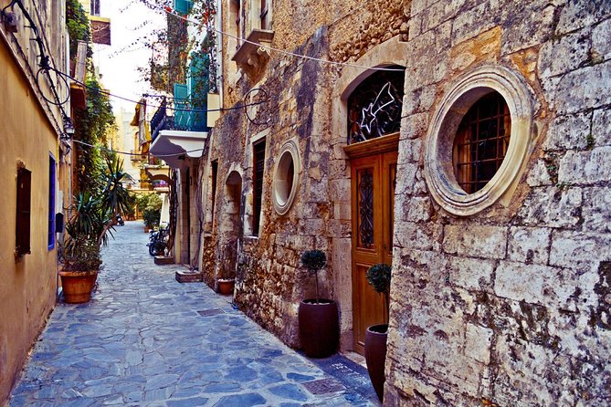 Chania old town and around private tour (price per group of 6) - Souda Bay’s wartime memorial