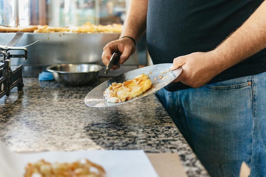 Chania: Old Town Highlights Guided Tour with Street Food - Craft shops add more than food