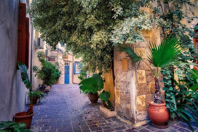 Chania Old Town, Public Market and Chrisopigi Monastery Tour - Starting above Chania at Venizelos Graves