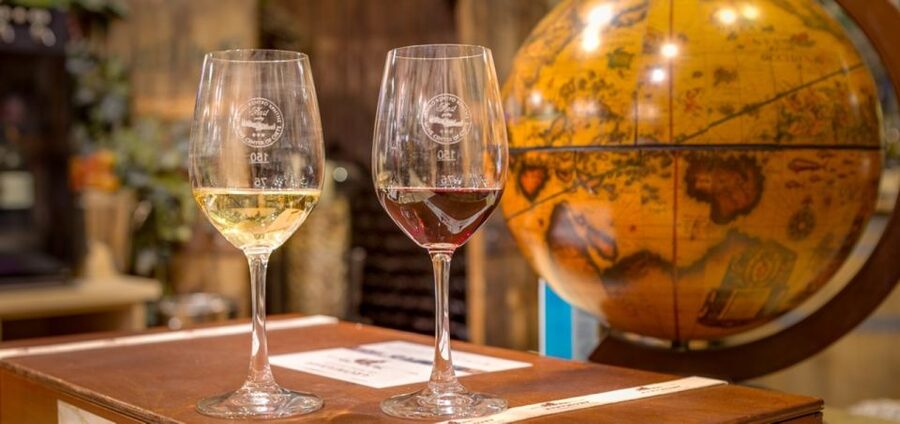 Chania: Private Guided Food and Wine Walking Tour with Lunch - Key points at a glance