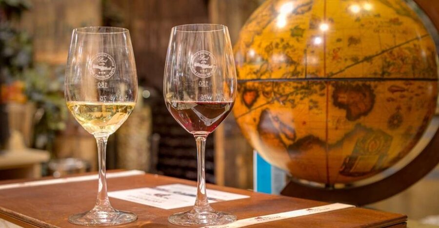 Chania: Private Guided Food and Wine Walking Tour with Lunch - Coffee first, then a look at local life