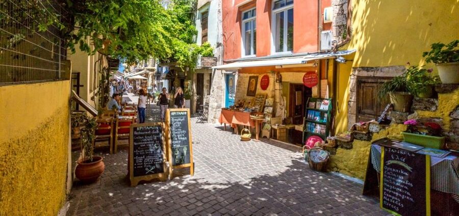 Chania: Private Guided Food and Wine Walking Tour with Lunch - An hour for old-town wandering and shopping