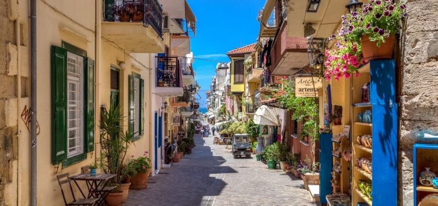 Chania: Private Guided Food and Wine Walking Tour with Lunch - Lunch turns the tasting into a meal