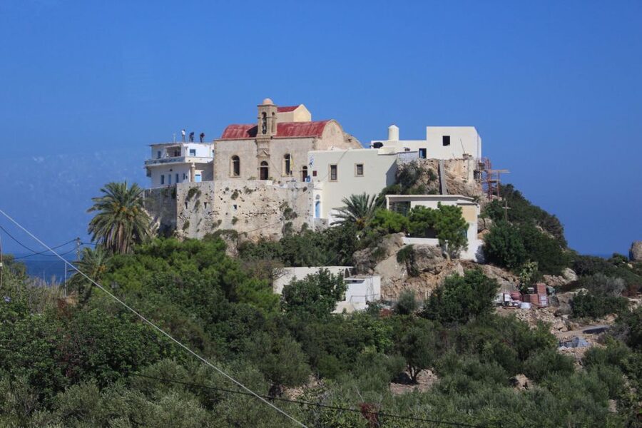 Chania & Rethymno: Elafonisi Beach with Transfer and Guide - The guide and language matter