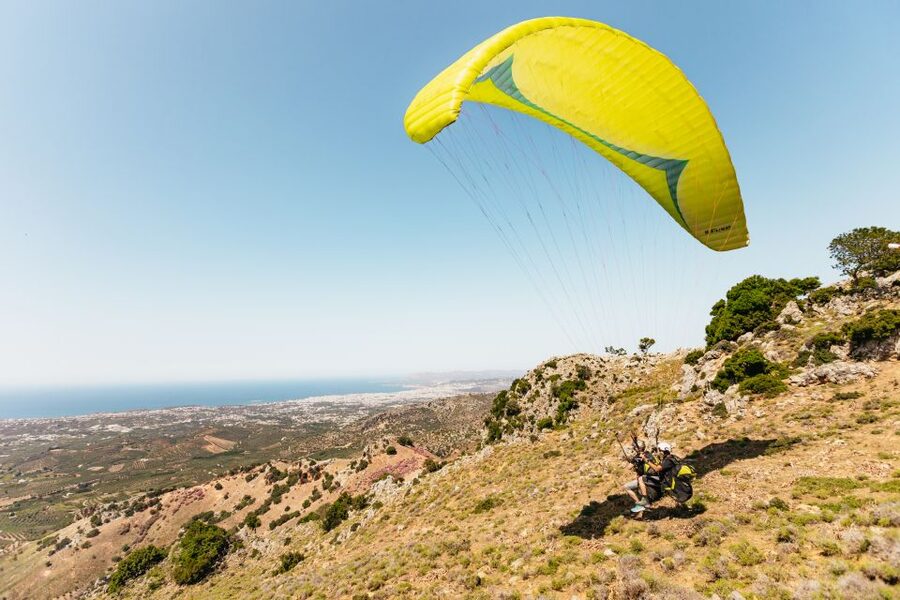 Chania: Tandem Paragliding Flight in Crete - Who will enjoy this most?