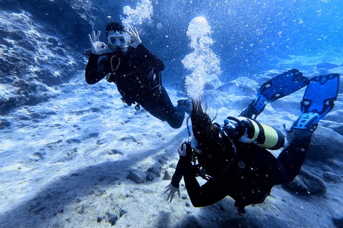 Chania | Try Scuba Diving | Introduction Dive - Entering the sheltered sea site