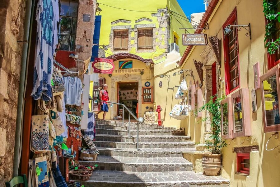 Chania Walking Food And Wine Night Tour - Finishing with a full Cretan restaurant meal