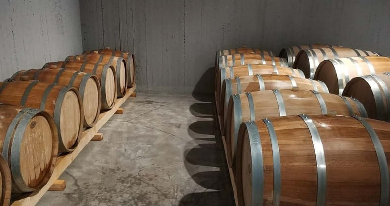 Crete: 2 Wineries Tour with Wine Tasting & Lunch - Winery two: a different approach and a local platter