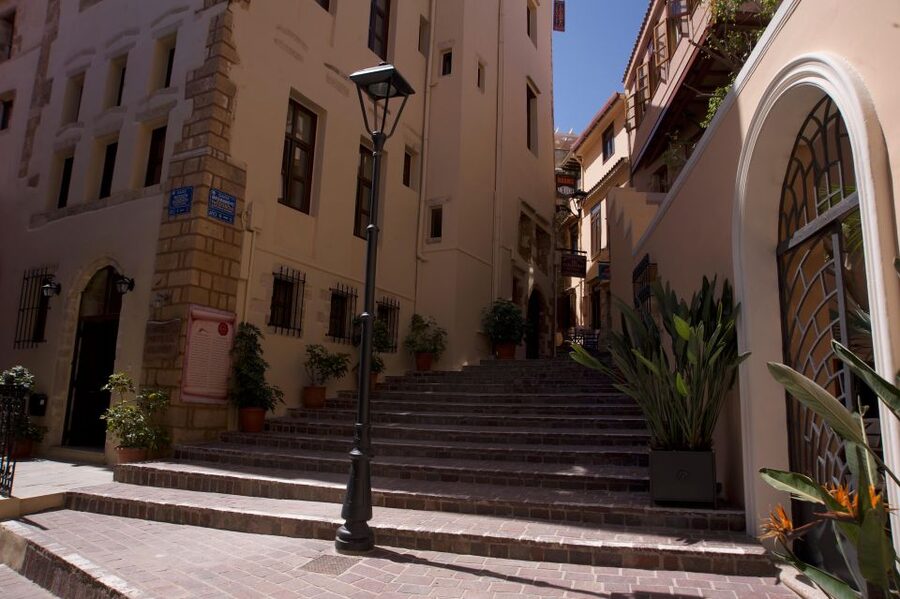 Crete: Chania Old Town, Rethymno & Kournas Lake - Who should book this day out?