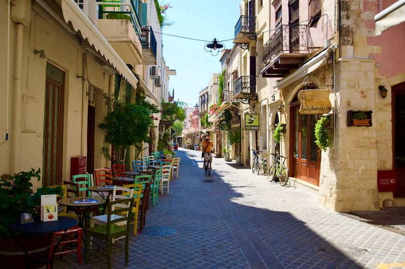 Crete: Chania Old Town, Rethymno & Kournas Lake - The coach, pickup, and long-day reality
