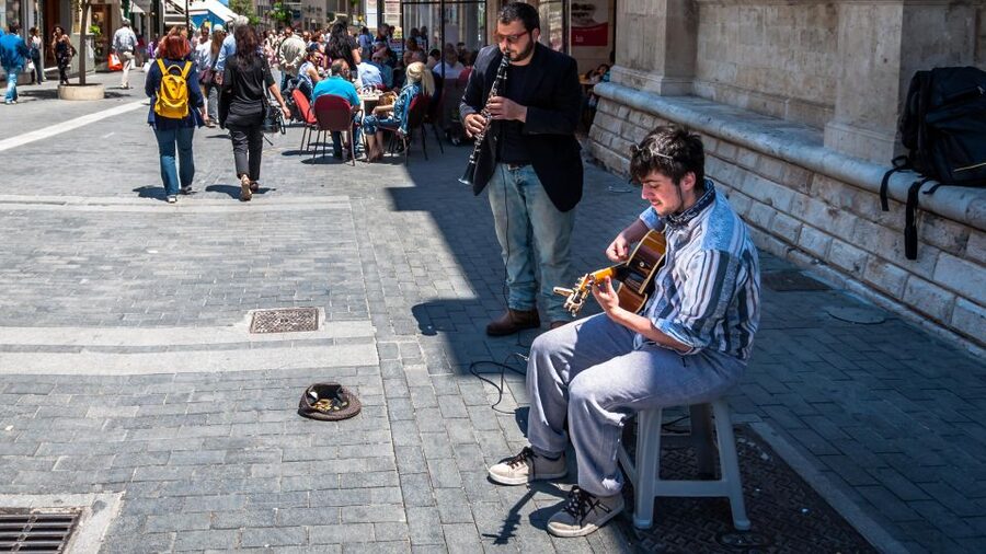 Crete: Day Tour to Heraklion City, Market & CRETAquarium - Heraklions market: a short look at daily Crete