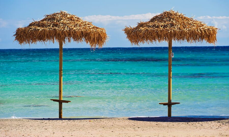 Crete: Day Trip to Elafonisi Beach with Hotel Transfers - The café breaks and what to budget
