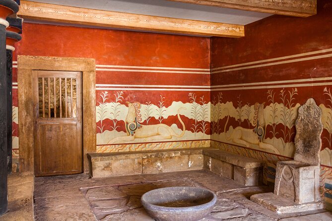 Crete: Knossos Archaeological Site Ticket - Entering the palace and finding your bearings