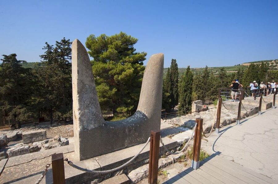 Crete: Knossos Palace and Lassithi Plateau Day Tour - From resort towns to the high Lassithi Plateau