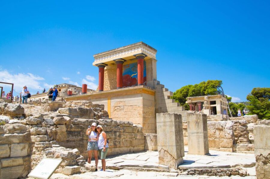 Crete: Knossos Palace and Museum E-Tickets with Audio Guides - Who should choose this self-guided format?