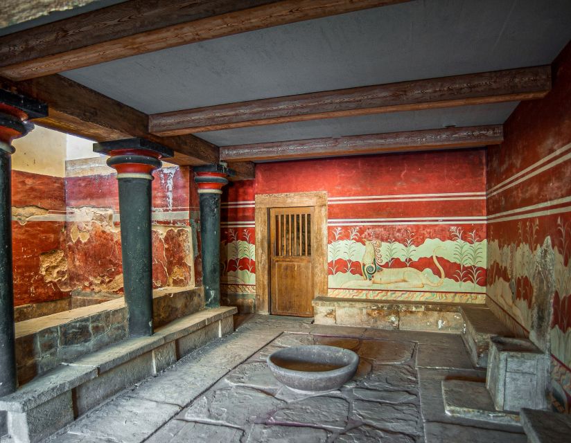 Crete: Knossos Palace, Heraklion City, Market Guided Tour - Languages, guiding style, and the amount of information