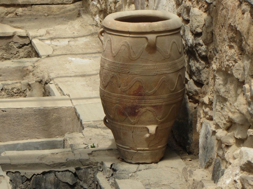 Crete: Knossos Palace & Heraklion Guided Tour - Languages, timing, and small details that matter