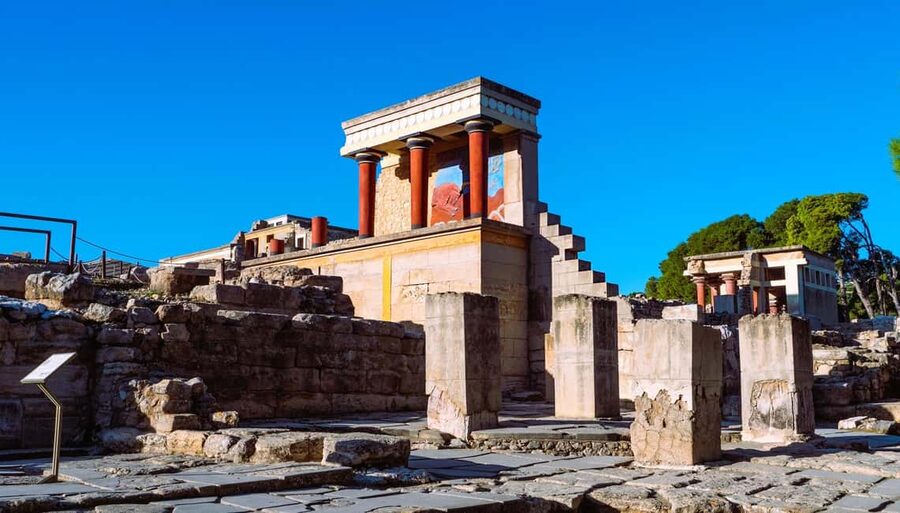 Crete: Knossos Palace, Winery & Olive Oil Tour with Lunch - A local winery with Vilana and Kotsifali