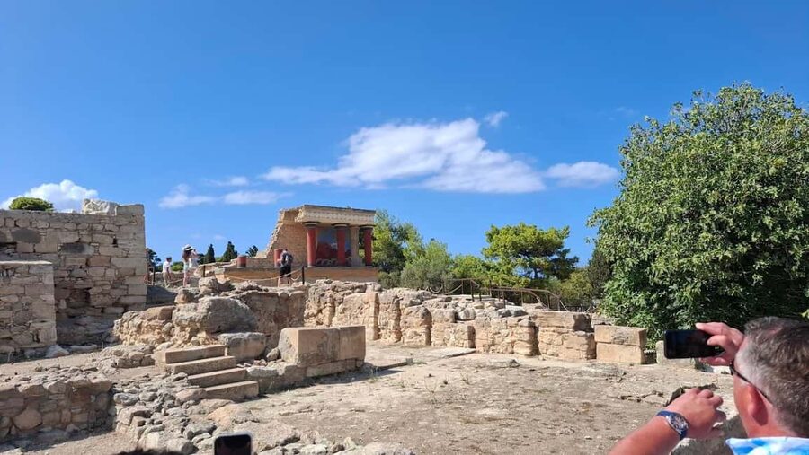 Crete: Knossos Palace, Winery & Olive Oil Tour with Lunch - Olive oil production and the one area to question