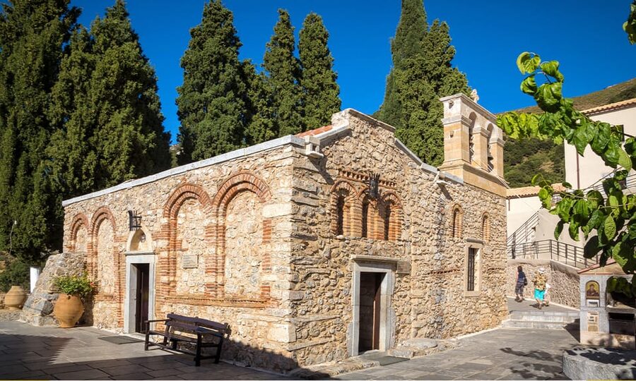 Crete: Lasithi Plateau & Knossos Palace Day Trip - Krasi and the plane tree