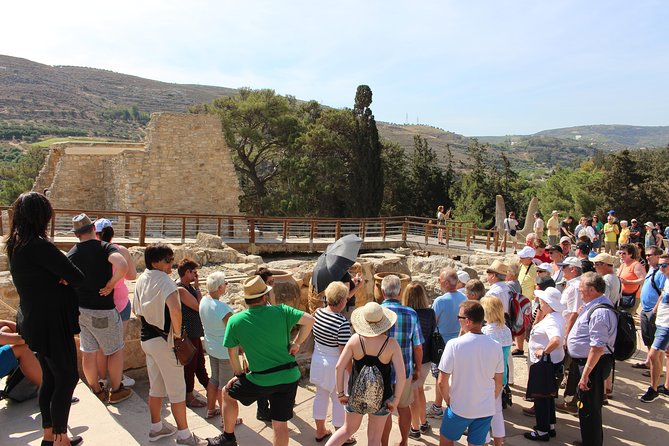 Crete Minoan Discovery Tour with Knossos Palace, Heraklion, and Live Dance Show - Starting early and getting to Knossos