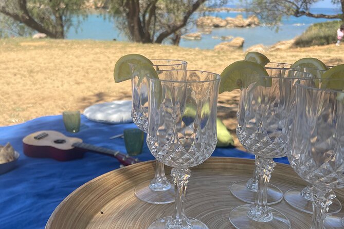 Crete's Vegetarian Picnic - A small Cretan meal by the sea