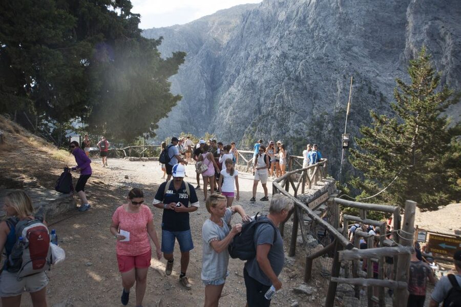 Crete: Samaria Gorge Hike - Early pickup and the long road to Xiloskalo