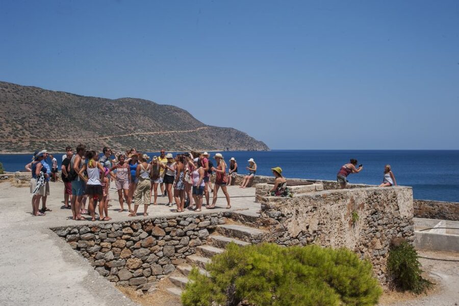 Crete: Spinalonga, Elounda, & Agios Nikolaos Boat Tour & BBQ - Agios Nikolaos and Lake Voulismeni