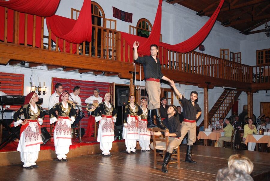 Crete: Traditional Dance Show and Buffet Dinner with Wine - What the dance show actually offers