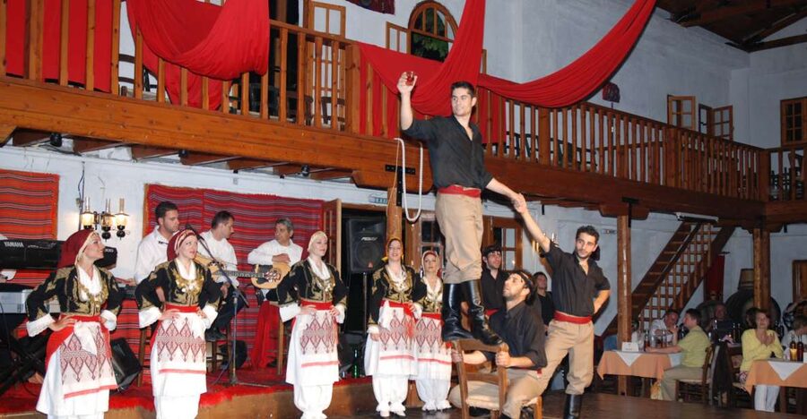 Crete: Traditional Dance Show and Buffet Dinner with Wine - Who will enjoy this night most?