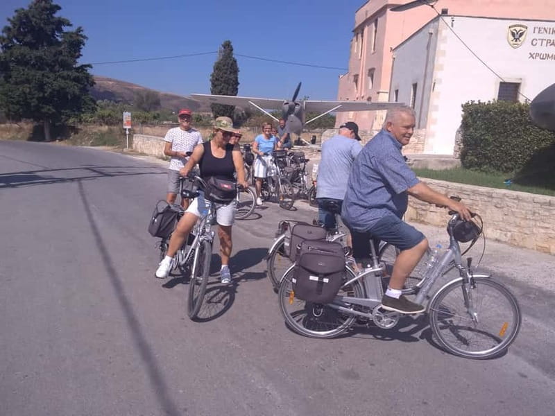e-Bike Guided Tour to Myli Gorge with Lunch included - Walking into Myli Gorge