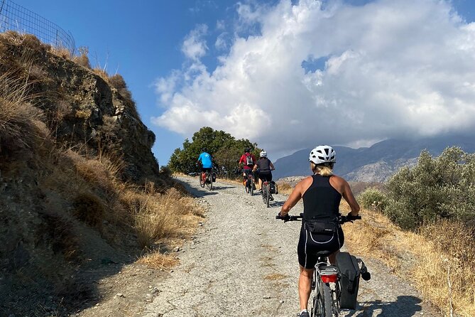 E-Bike Tour with Wine Tasting in Dafnes, Heraklion - Athanati and the first big views