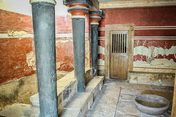 From chania : Knossos Palace & Archeological Museum Tour - Why this long day from Chania can make sense