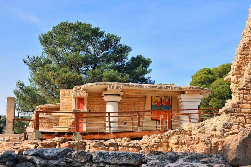 From Chania & Rethymno: Knossos Palace & Heraklion City Tour - The road east through Crete