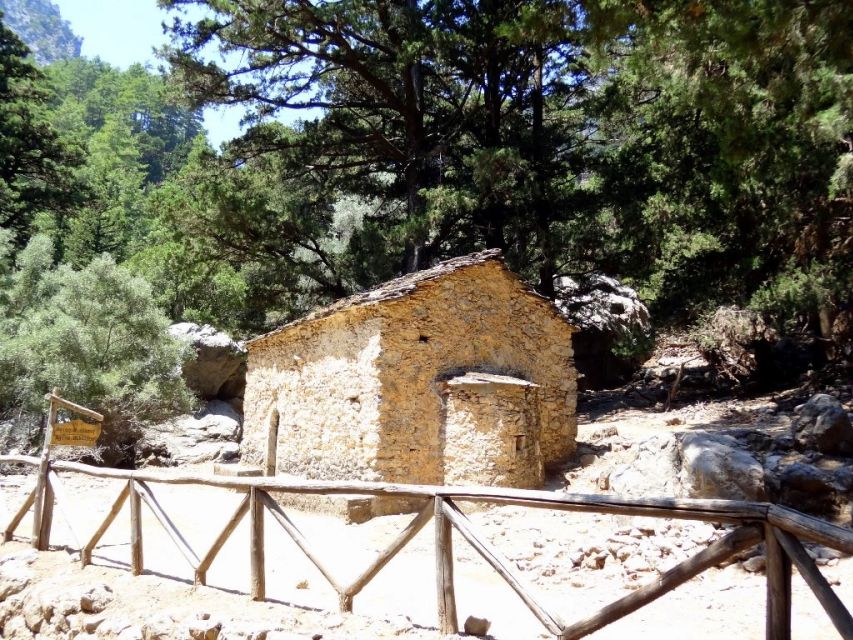 From Chania/Rethymno: Samariá Gorge Guided Hike with Pickup - Who should book this experience