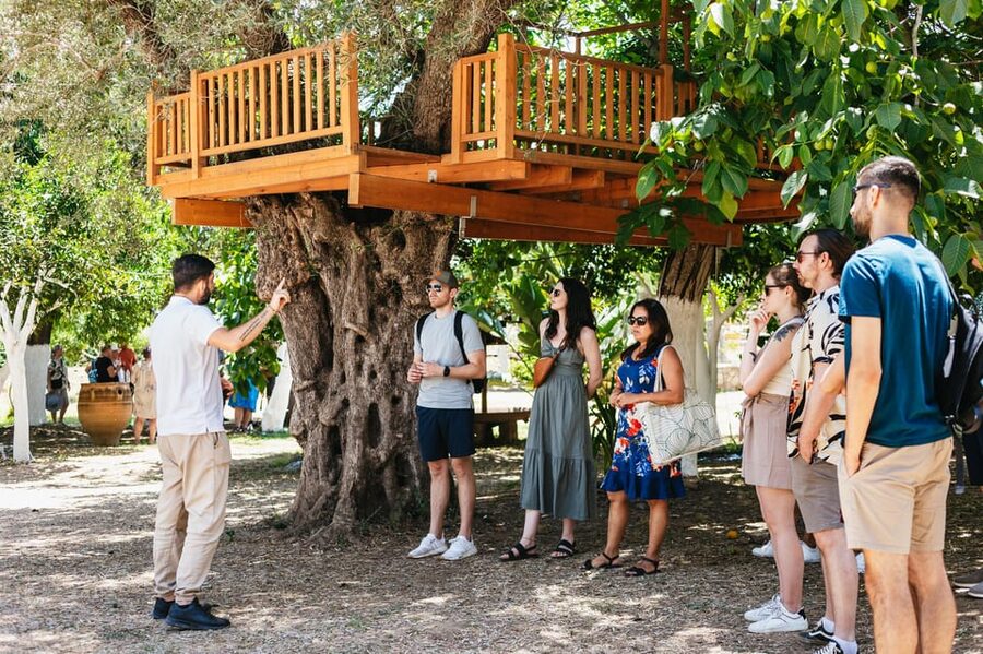 From Chania: Wine and Olive Oil Tasting Tour with Snacks - Leaving Chania for the Kissamos hills