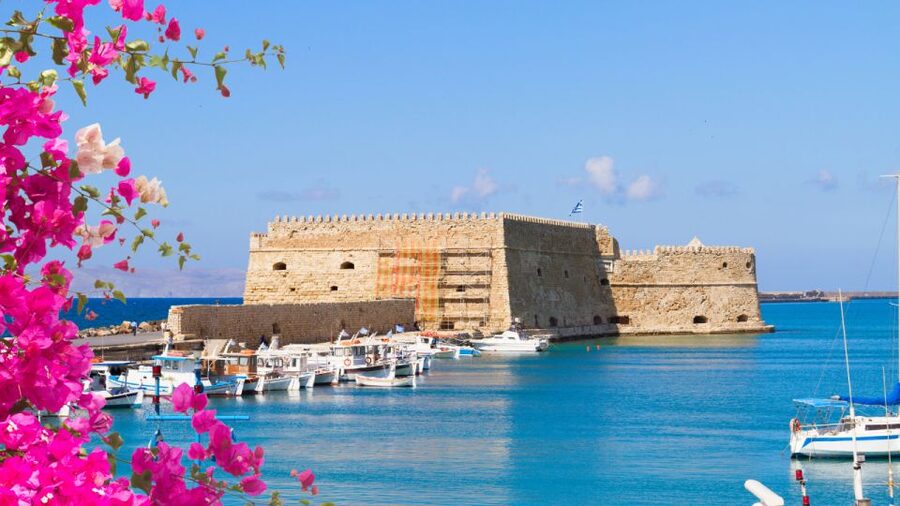 From Heraklion: Historical Center City Tour & Knossos Palace - Entering Knossos, Crete’s Minoan palace