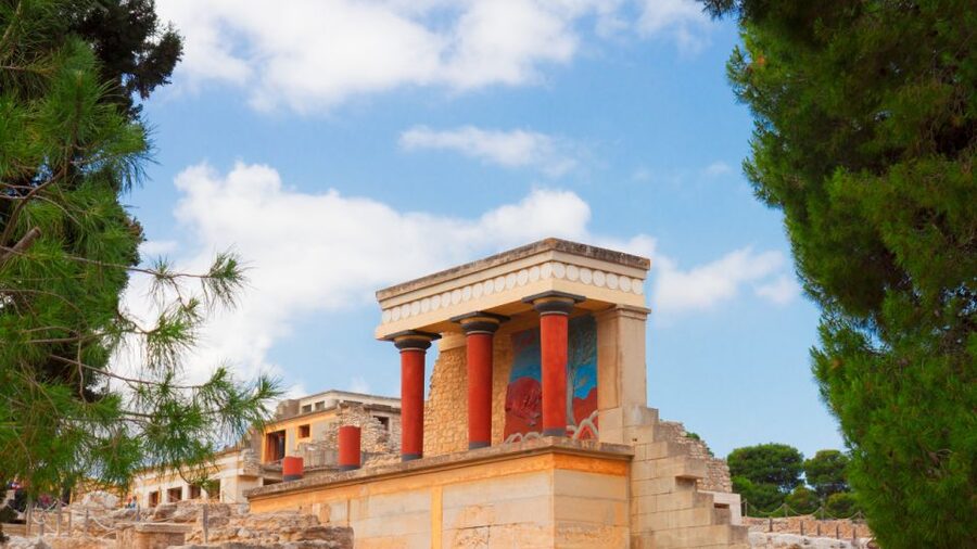 From Heraklion: Historical Center City Tour & Knossos Palace - Heraklion’s old town and Venetian Harbor