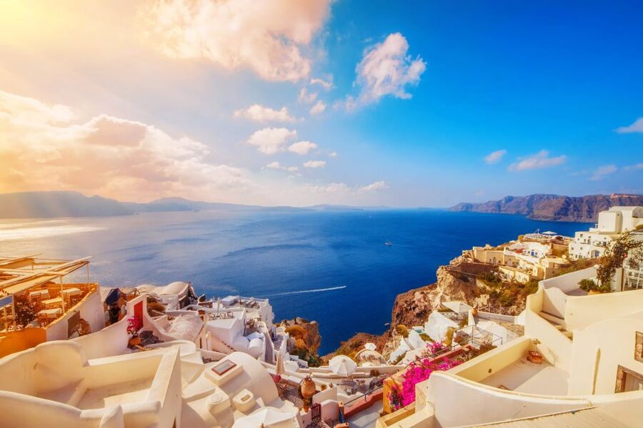 From Heraklion/Rethymno: Santorini Cruise with Pickup - Reaching Oia after the ferry ride