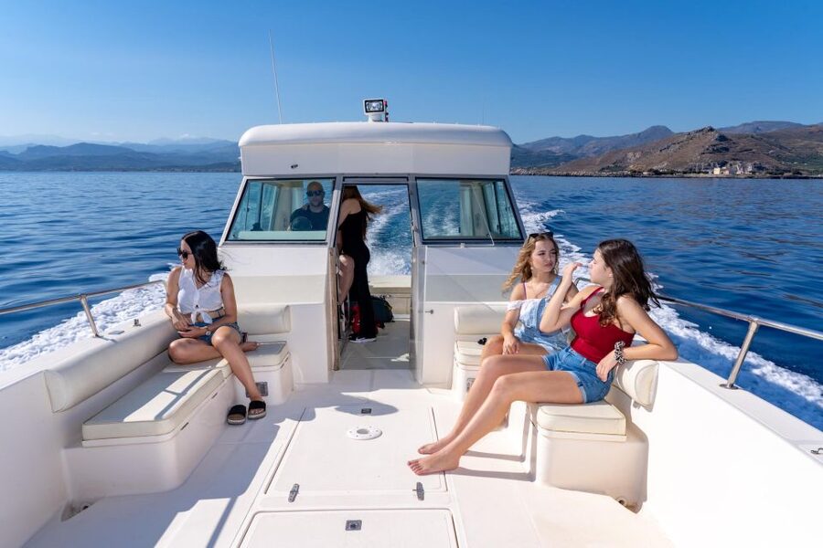 From Kissamos Port: Private Boat Cruise to Balos & Gramvousa - Reaching the famous Balos Lagoon