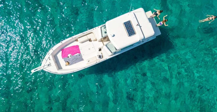 From Kissamos: Private Boat Cruise to Historic Pirate Island - Gramousa and the old castle