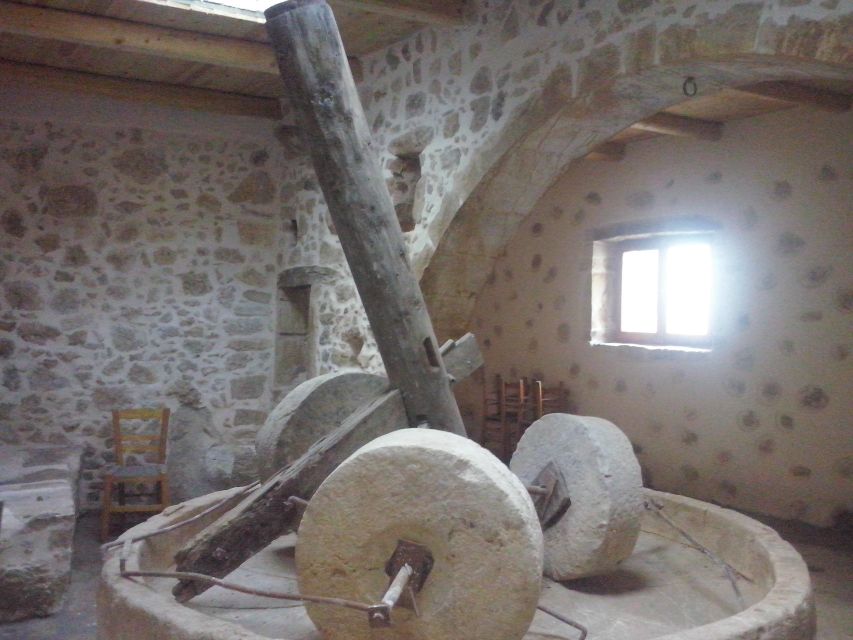 From Rethymno: Arkadi, Melidoni, and Margarites Tour - Lunch, live music, and Greek dancing