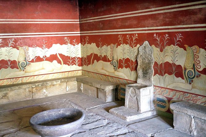 From Rethymno: Full-Day Knossos And Heraklion with free time - The guide question: bus commentary or full explanation?